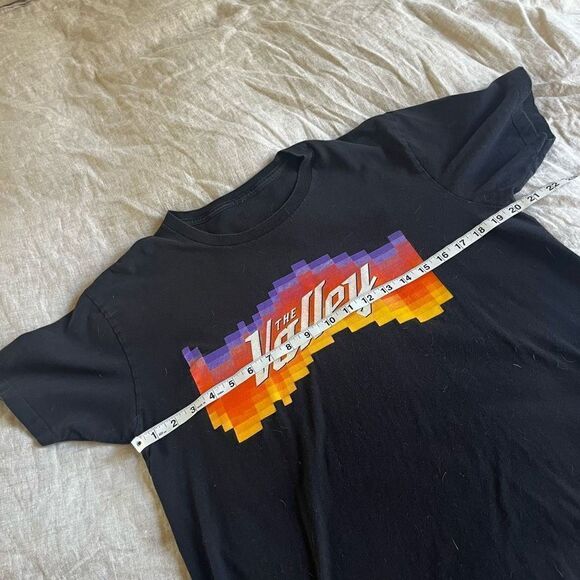 Vintage “The Valley” Arizona pixelated print sunset colors short sleeve Tee in a - Picture 4 of 5